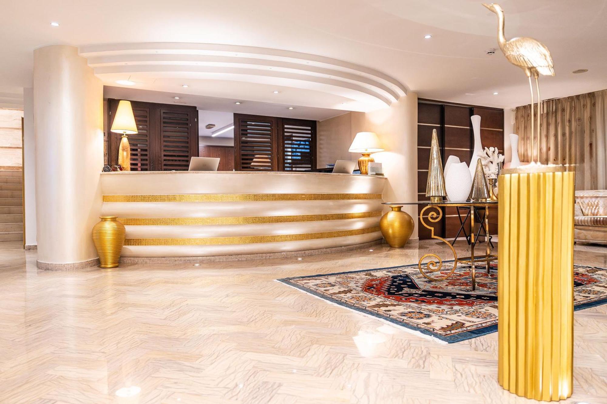 Hotel Tiffany'S ริชโชเน ภายนอก รูปภาพ