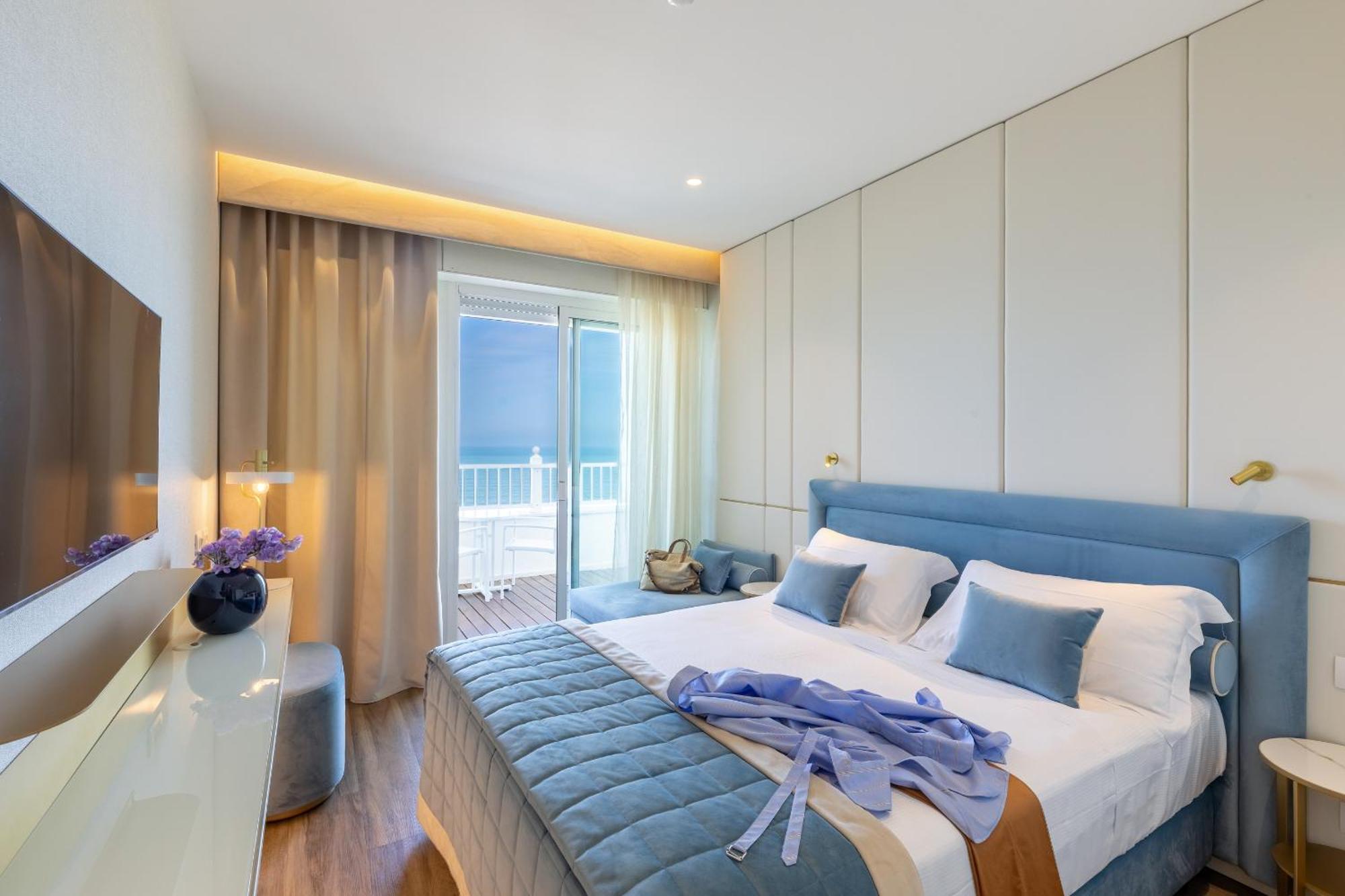 Hotel Tiffany'S ริชโชเน ภายนอก รูปภาพ